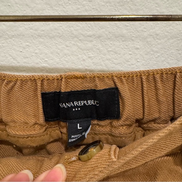 Banana Republic Tan Chinos - Picture 4 of 8